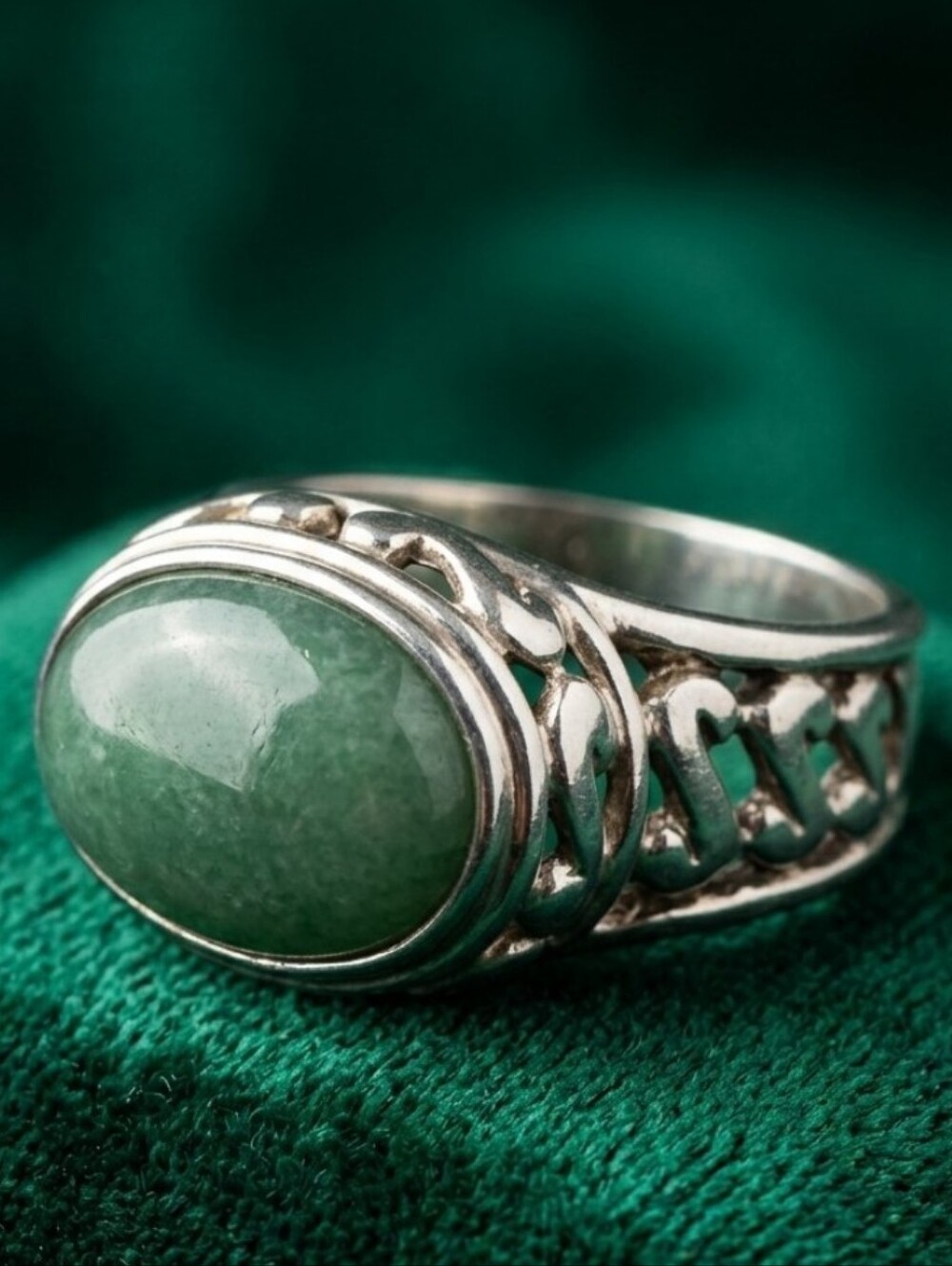 Vintage SU 925 Sterling Silver Green Jade Cabochon Ring - Size 8